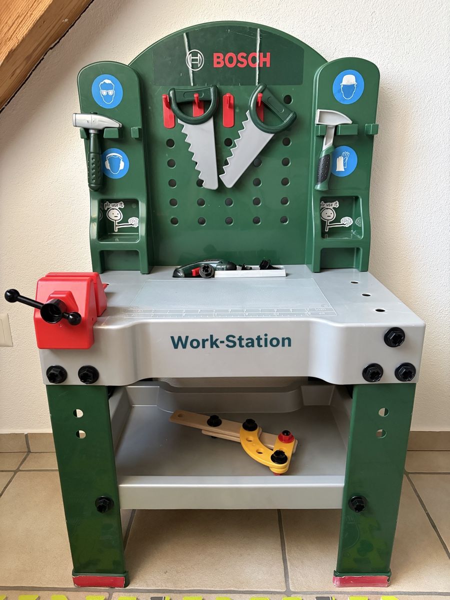 Giocattoli: Bosch Werkbank mit Zubehör Kinder – Usato da Klingnau venduto da Cathlight