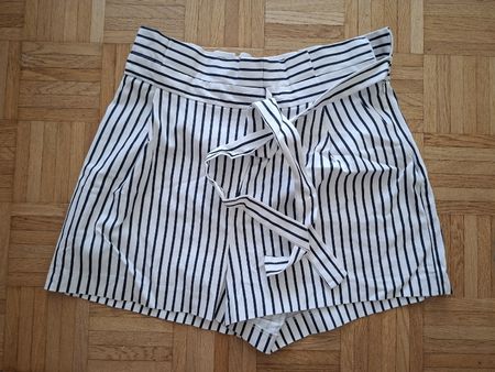 Short Zara rayé, taille L - neuf 
