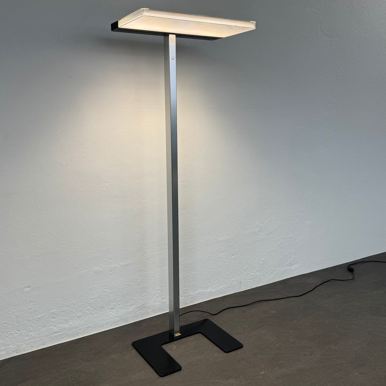 Zumtobel Lampen: Zumtobel Basic LED Stehleuchte – Gebraucht aus Schönenwerd von mcofficeshop 1