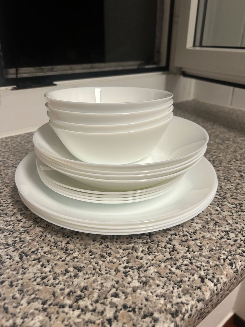 Ikea Assiettes: Geschirr Set Teller Schüsseln weiss – D'occasion à Zürich par ale_lm9g