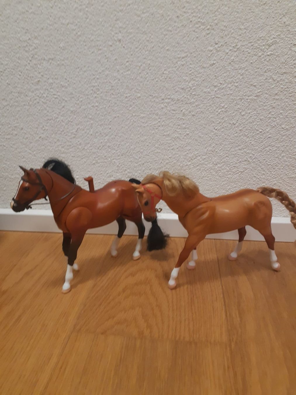 Giocattoli: Zwei Barbie Ponys – Usato da Thundorf venduto da sondeben