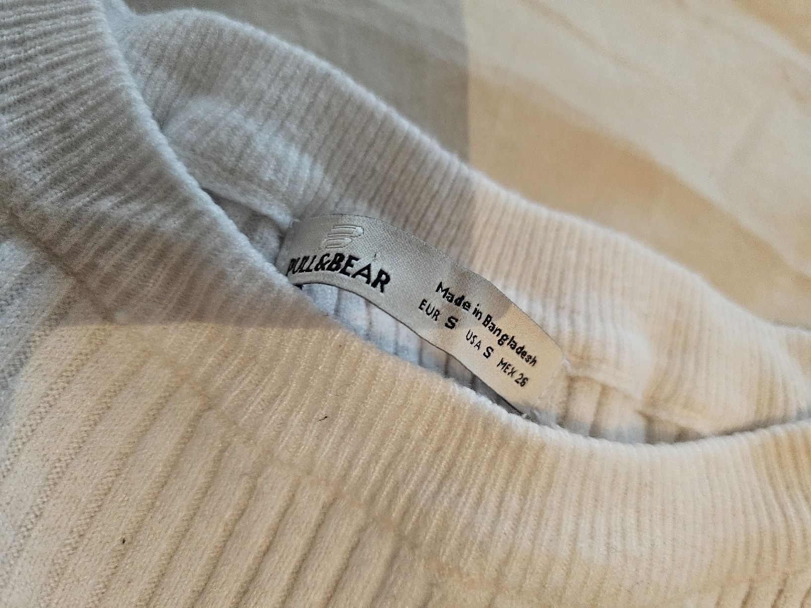 Pull&Bear Pullover & Sweatshirts: Pull&Bear Damen Pullover gerippt weiss Grösse S – Gebraucht aus Zürich von -iwan- 1