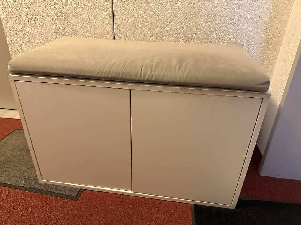Scaffali: Schuhregal mit Sitz – Usato da Basel venduto da bap_7kpp 1