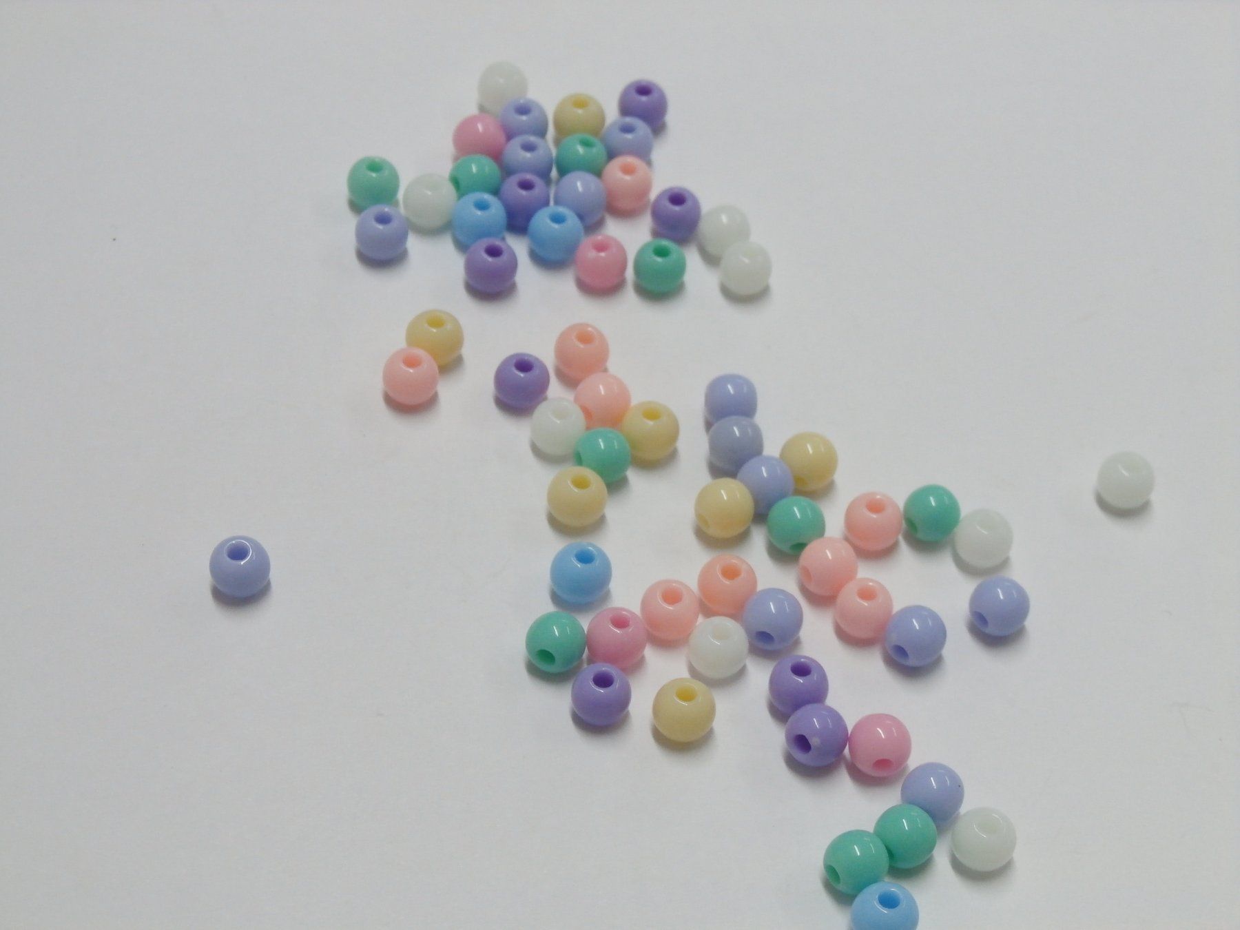 Perle (finte): 500 Acryl Perlen MIX (2305) – Nuovo e nell'imballaggio originale da Blatten b. Naters venduto da Hobschelti