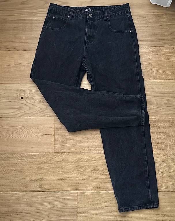 Pantaloni: Pantalon SICKO taille 33 – Usato da Bevaix venduto da Ky714n 1