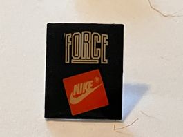 1 Pin Nike Force
