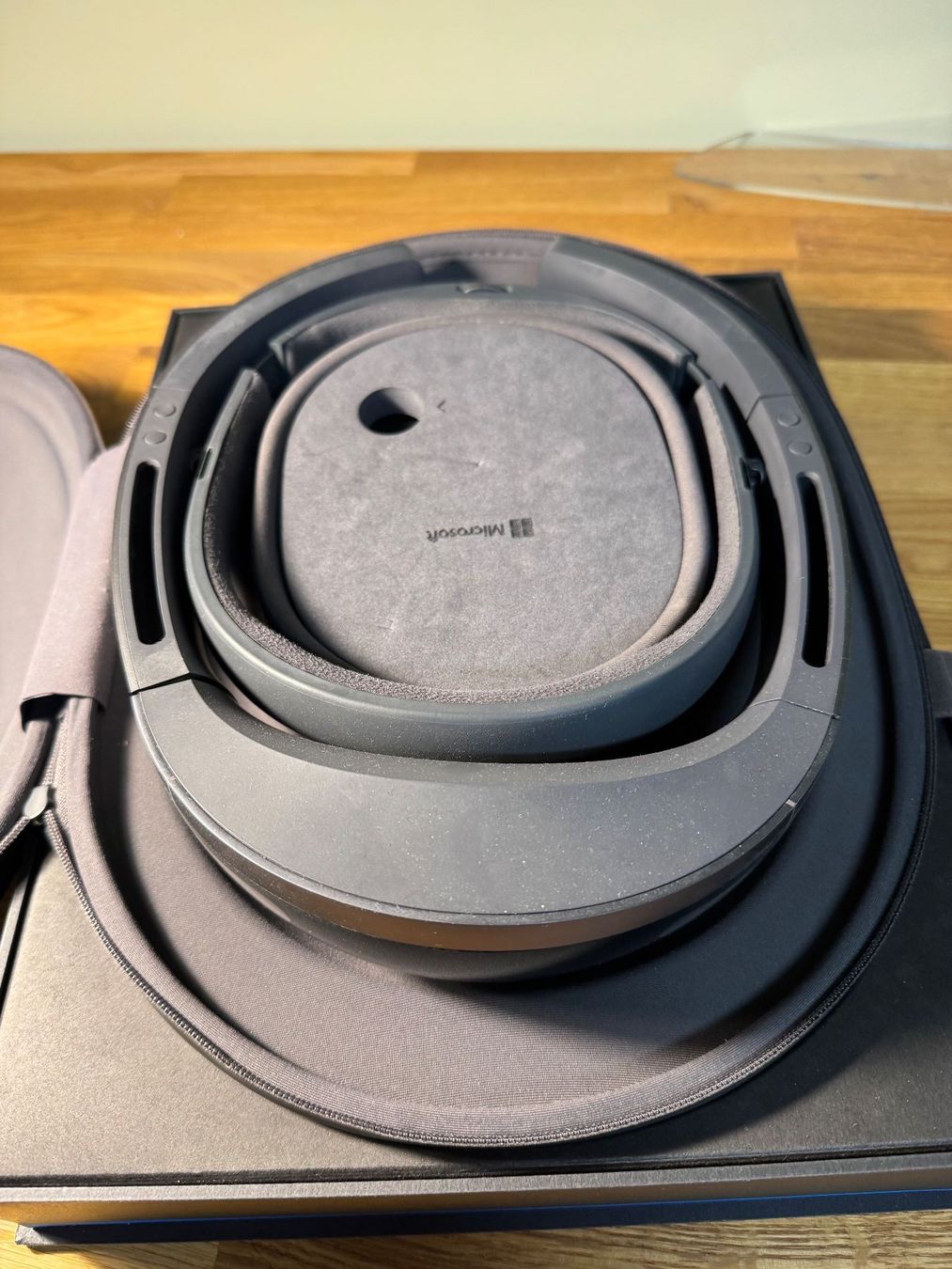 VR Brille: Microsoft HoloLens – Gebraucht aus Bern von Zalana 4