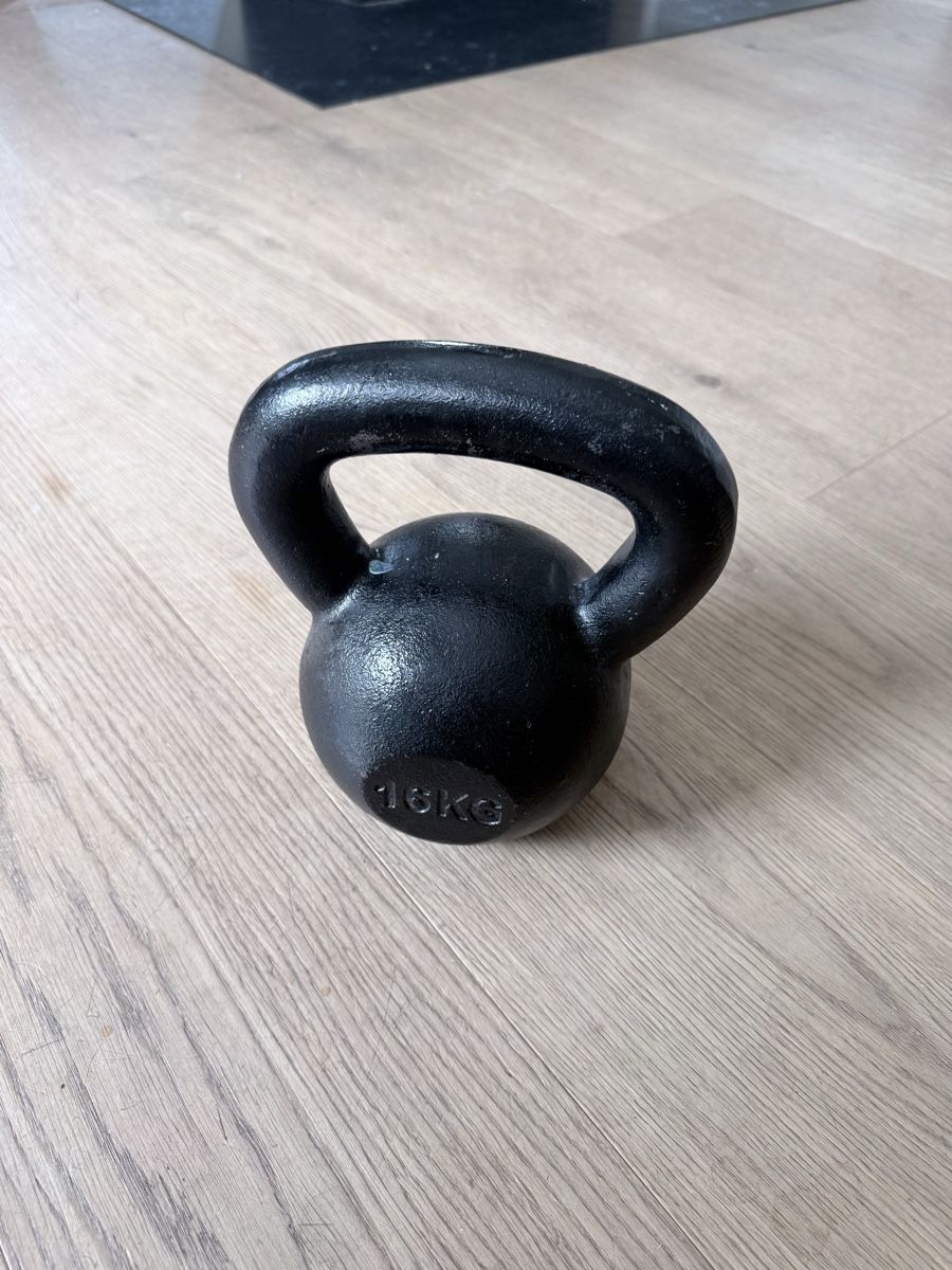 Manubri & Pesi: Gusseisen Kettlebell 16kg  – Usato da Wettswil venduto da endorphine839