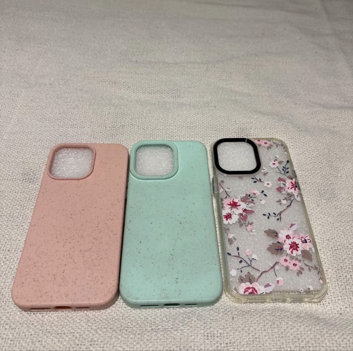 Coques & Protection écran: 10 Coques iPhone 15 Pro Max  – Neuf avec emballage d'origine à Payerne par Cassandrama00 1