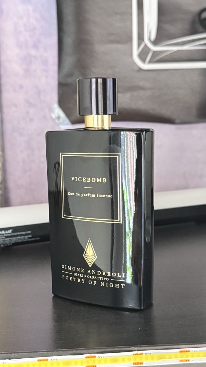 Simone Andreoli Parfums & Eau de Toilette: Simone Andreoli Vicebomb Eau de Parfum 100 ml usato – D'occasion à Besazio par tonpetitparfum