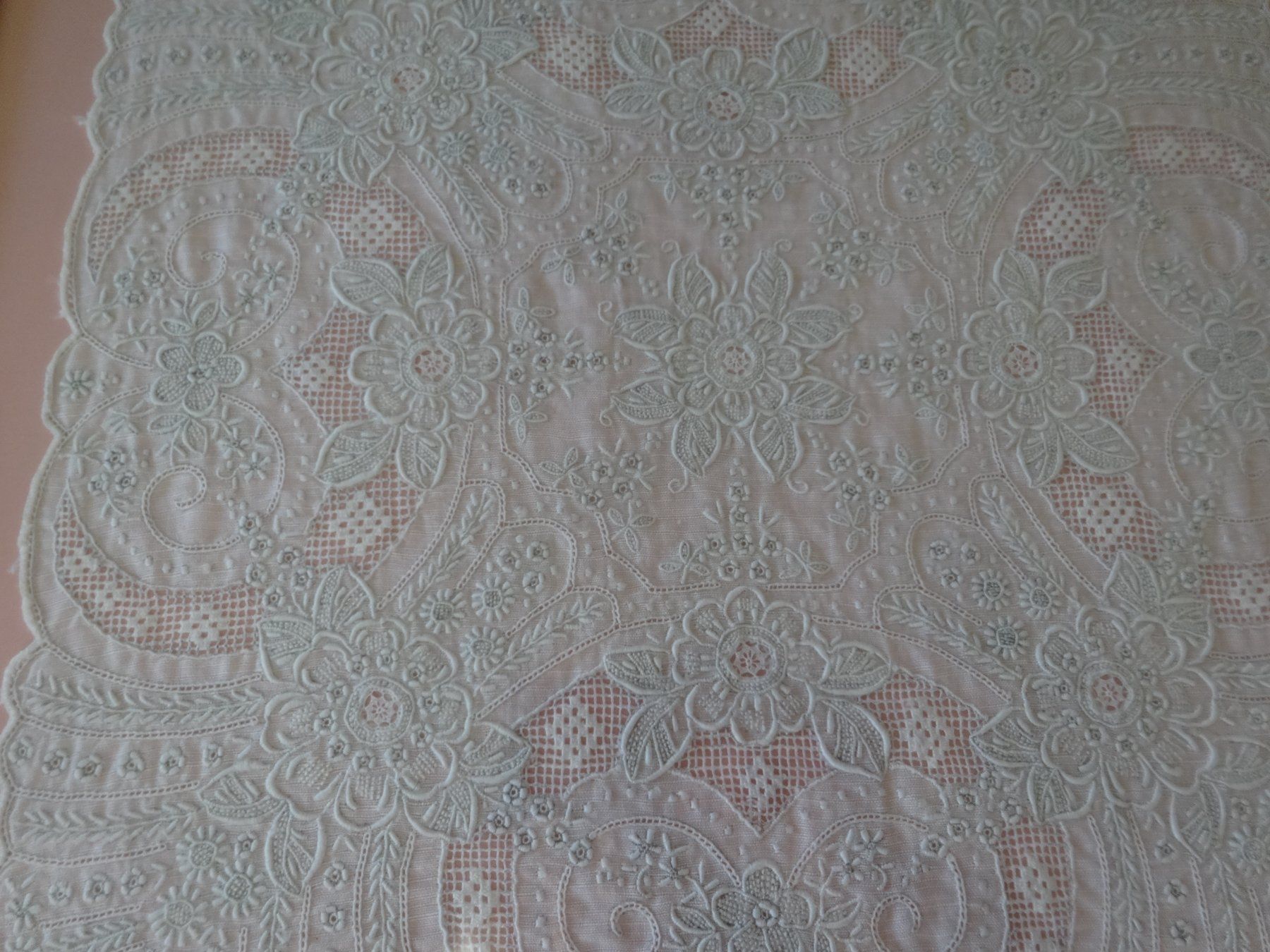 Toutes les décorations: 2 extraordinaires broderies – Neuf avec emballage d'origine à Biel/Bienne par milamila02 3