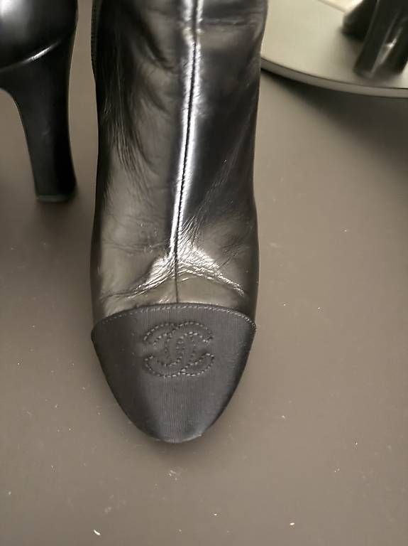 Scarpe da donna: Chanel Stiefeletten  – Usato da Schindellegi venduto da wae_fhj7 2