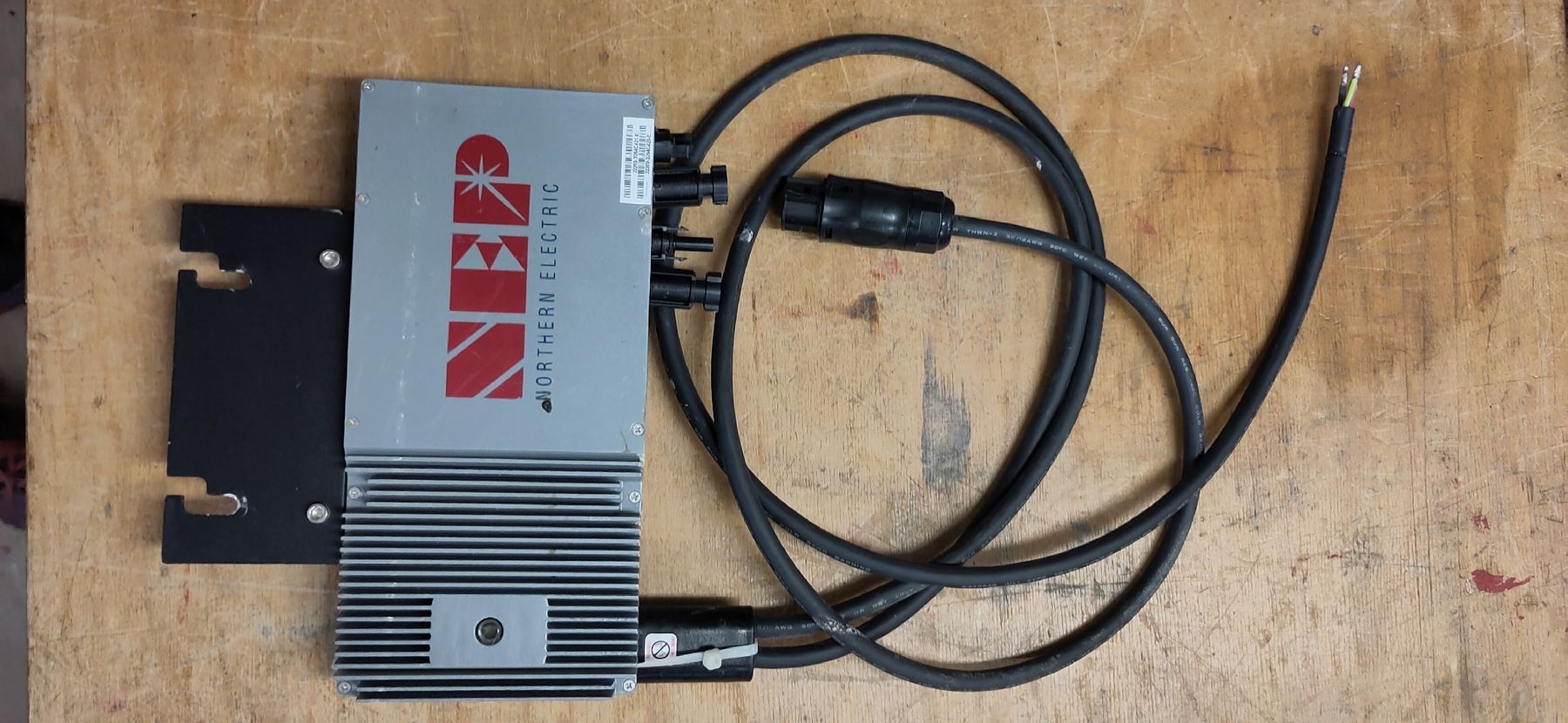 Hoymiles Wechselrichter: NEP BDM-300X2-EU Solar Wechselrichter – Defekt aus Liebefeld von robi15blue 1
