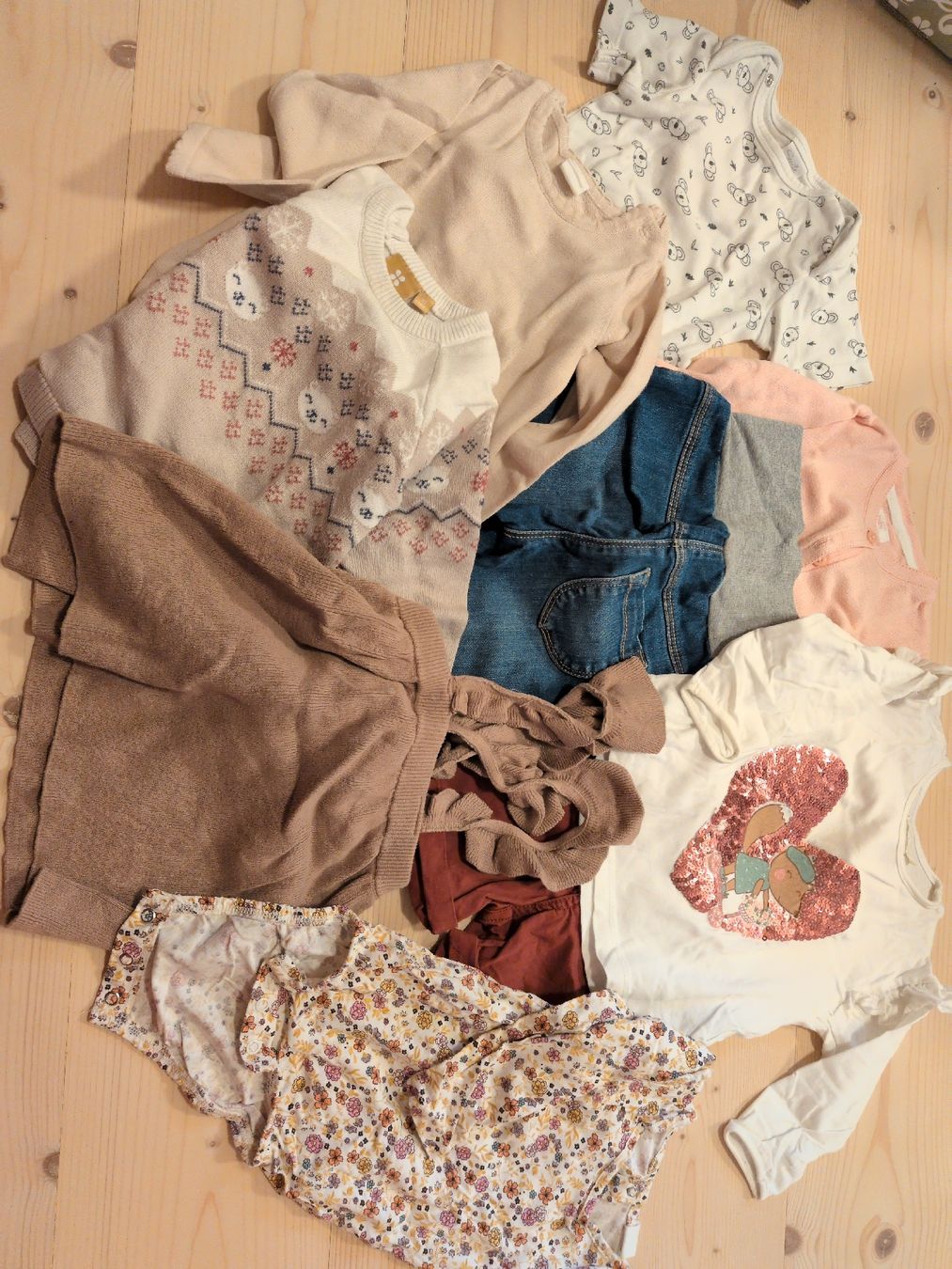 Lotti & Set di vestiti: Kleiderpaket Gr. 80 – Usato da Oberhelfenschwil venduto da Tattar 6
