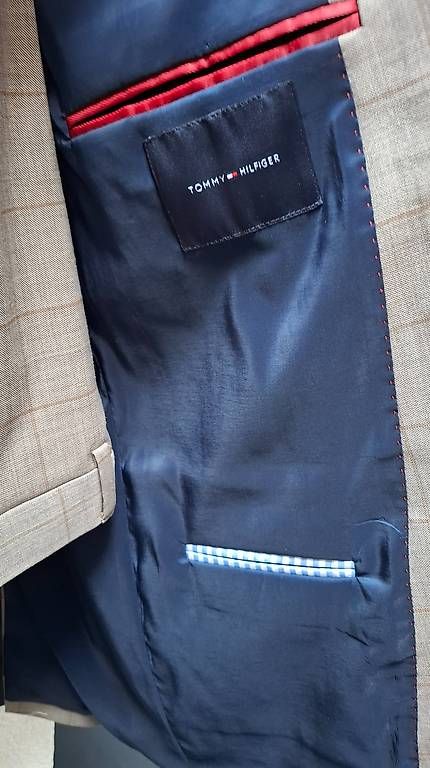 Completi: Tommy Hilfiger Herrenanzug, einreihig – Usato da Ebikon venduto da Magicsilver 2