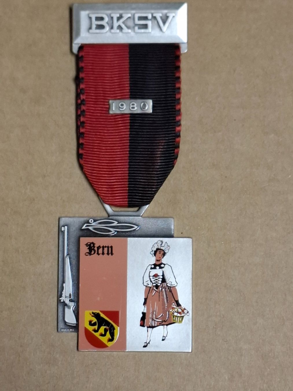 Medaglie: Bern Trachten Bern (D290) – Usato da Schwanden GL venduto da Suvorov 2