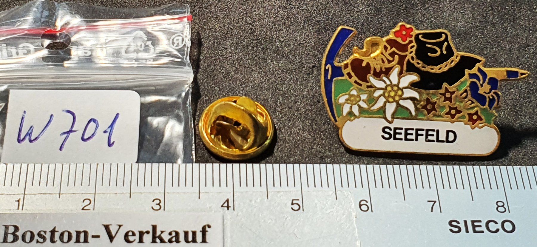 Placchette & Badge: W701 - Pin SEEFELD Wandern – Usato da Reinach BL venduto da Boston-Verkauf 1