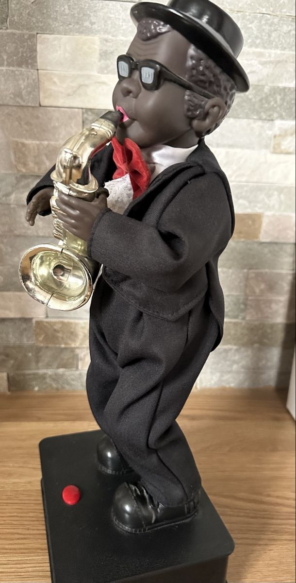 Statuette: Jazz Mann Saxophon 1980 – Usato da Oberentfelden venduto da vilibrand 4