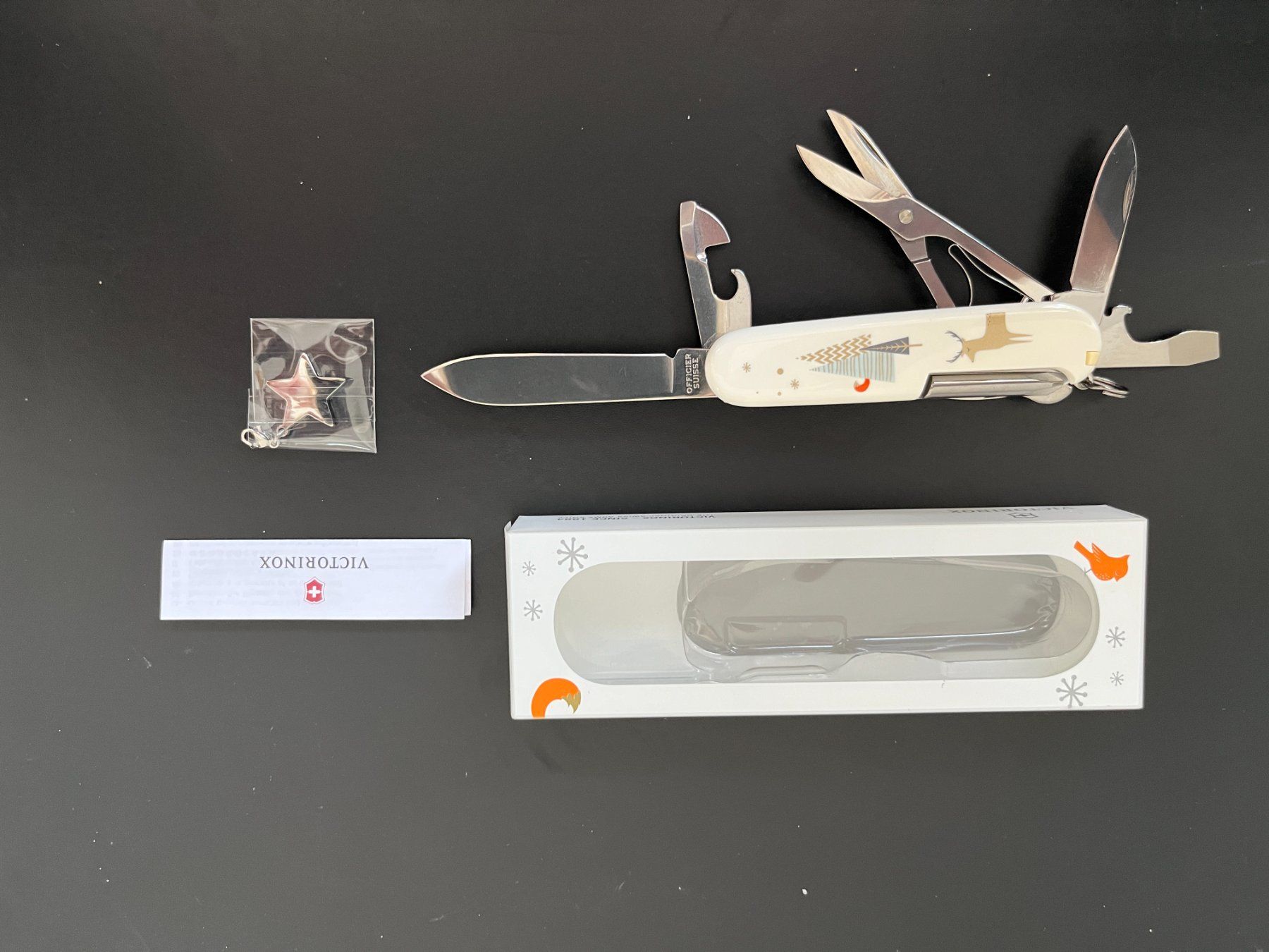 Victorinox Taschenmesser: Victorinox Winter Magic Super Tinker 2019 – Neu und originalverpackt aus Full-Reuenthal von Strusal 1