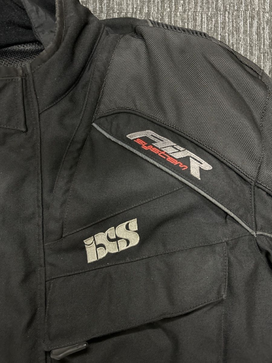 IXS Giacche: IXS Motorradjacke inklusive Futter – Usato da Münchenstein venduto da Cello30 1