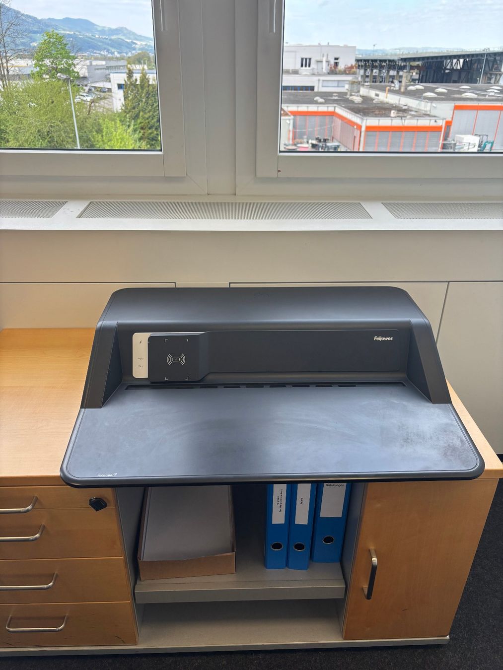 Staffa per monitor: Fellowes Stehtisch-Aufsatz höhenverstellbar – Usato da Jona venduto da roger.bartholet 1