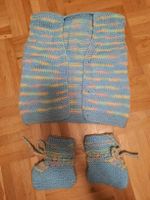 Handgestrickte Baby Weste & Schuhe, Gr. 56/62, Pastell