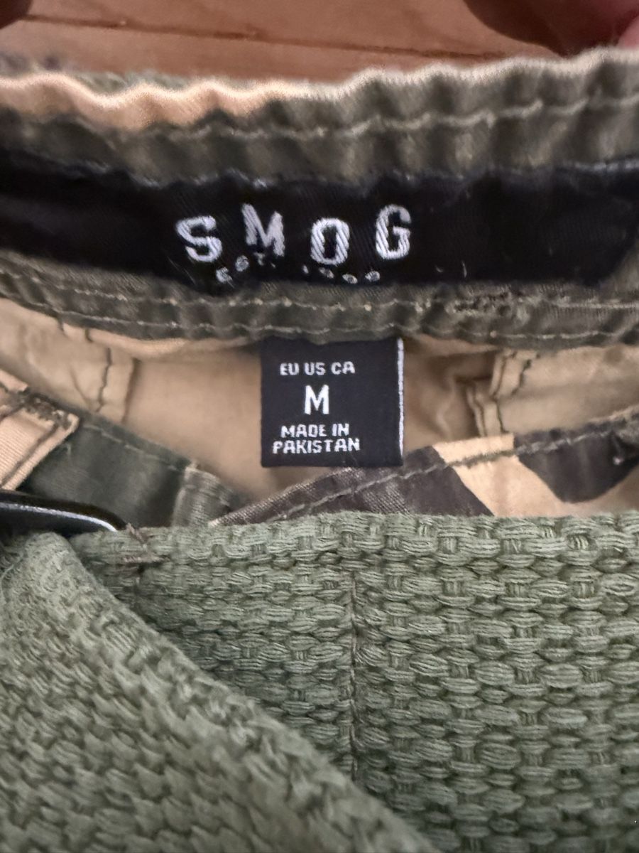 Pantaloni: SMOG CAMOUFLAGE CARGO-SHORTS – Usato da Goldach venduto da jil_vnd8 1