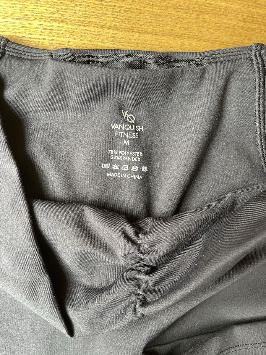 Leggings: Vanquish black flares – Usato da Fribourg venduto da ssu_tr9g 2