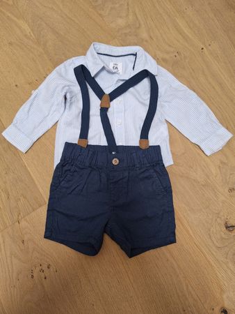 Hemd mit Hosenträger und Shorts