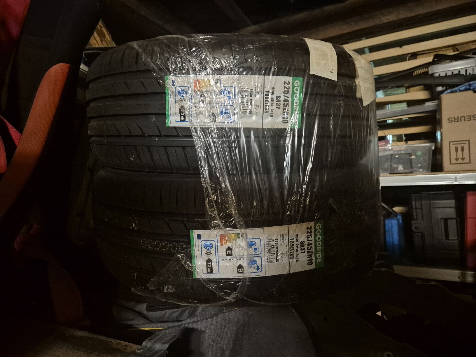 Tutti pezzi di ricambio auto: Sommerpneu – Nuovo e nell'imballaggio originale da Leimiswil venduto da Roy028