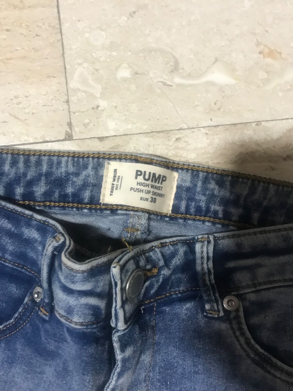 Tally Weijl Jeans: Jeans von Tally Weijl – Usato da Oftringen venduto da mbc_b8vr 2