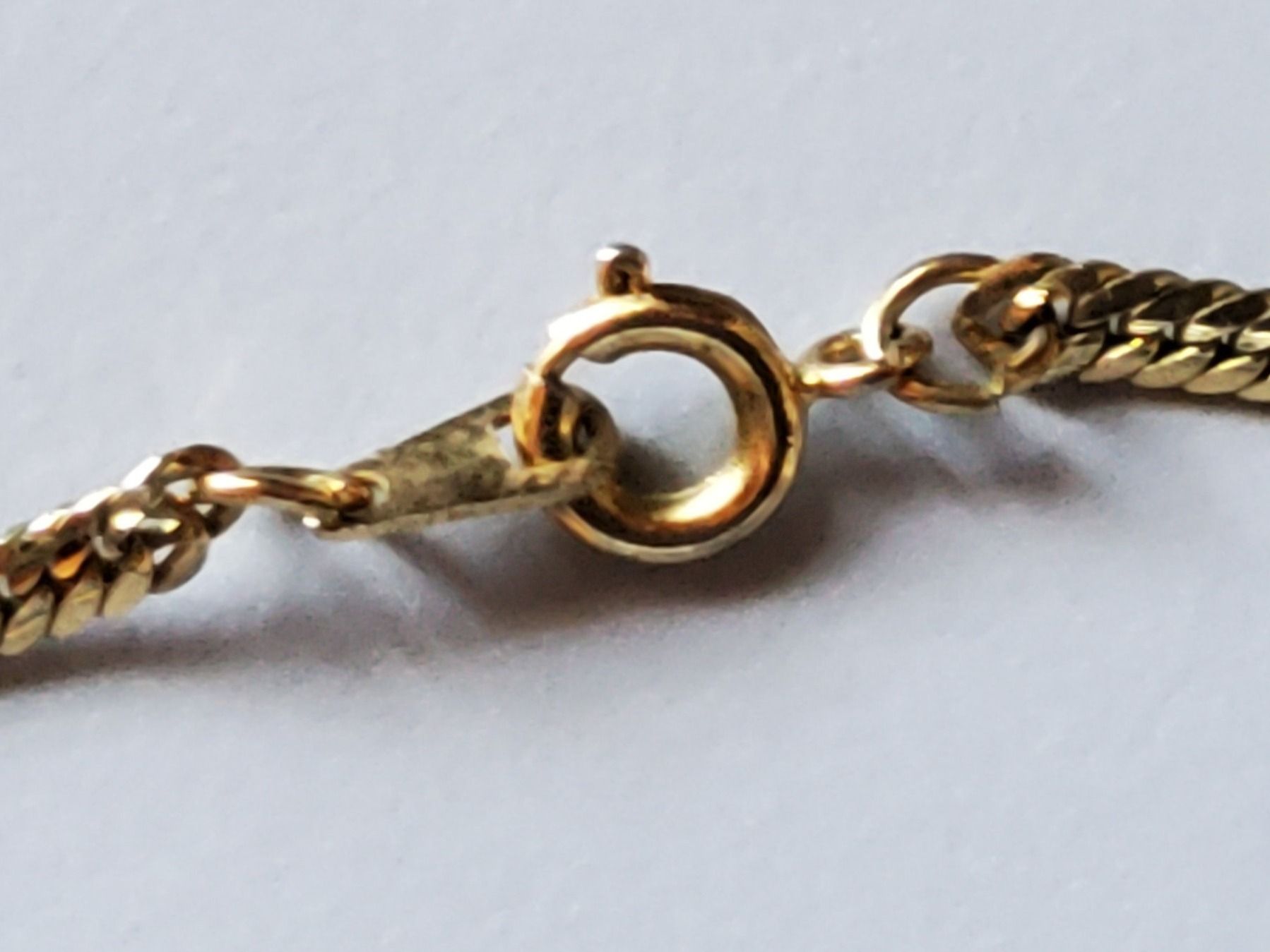 Catenine: Goldfarbige Halskette – Usato da Villnachern venduto da RicardoMary 1