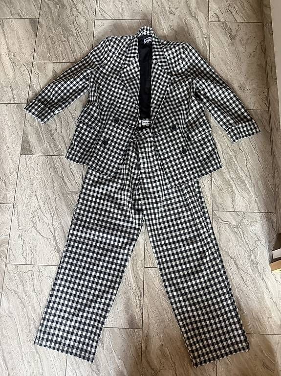 Costumes, combinaisons de sport et fonctionnelles: Rita Row Medium Wool Blend Checkered Suit – D'occasion à Zürich par Aes_1290