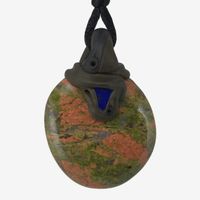 Unakit (Epidot-Feldspat) Steinanhänger mit Lapislazuli