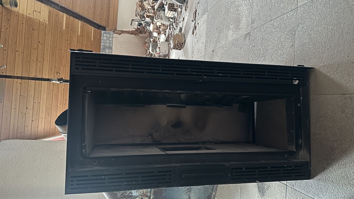 Camini: Insert de cheminée ancien – Usato da Colombier NE venduto da che_j9pw