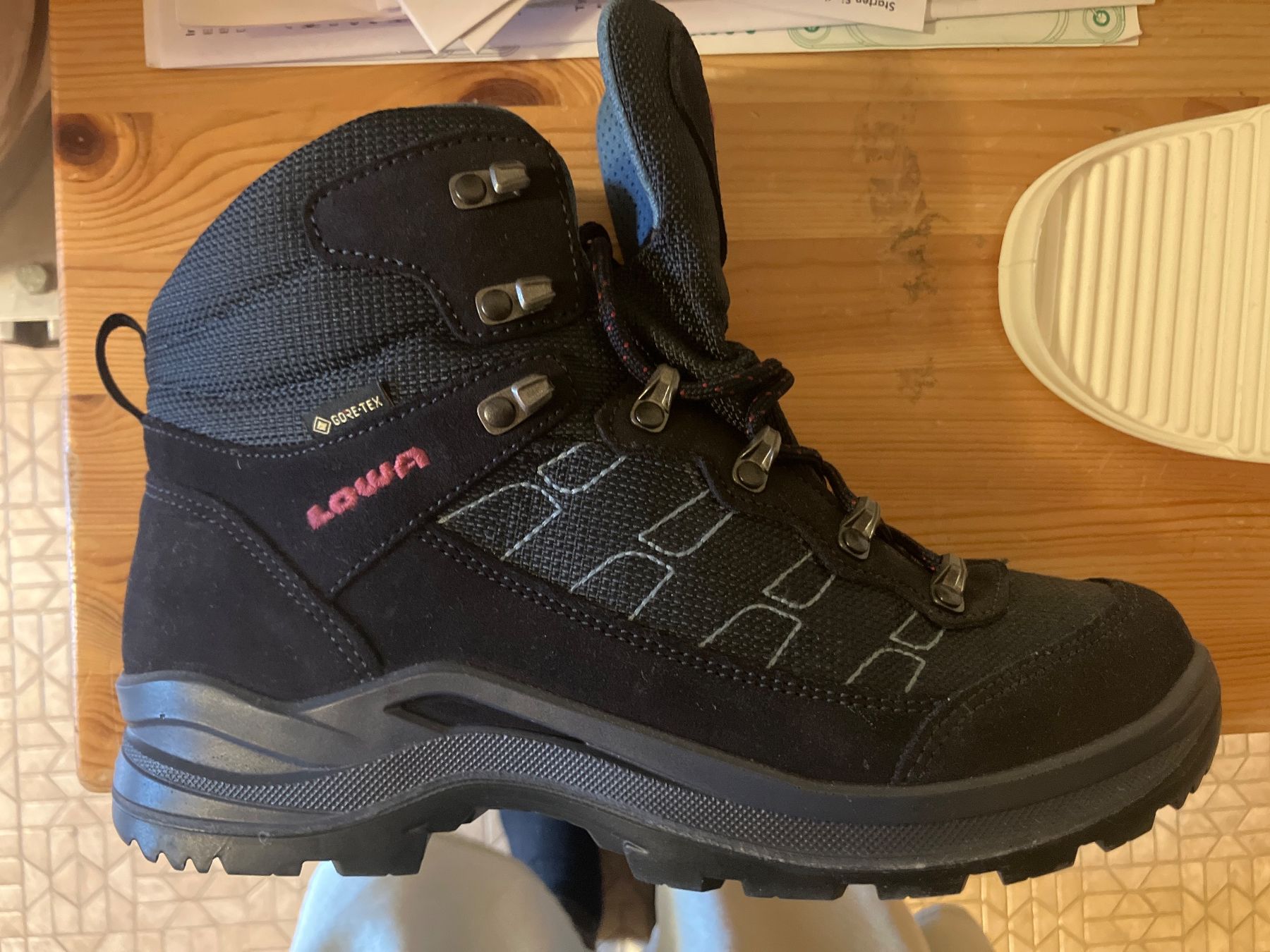 Lowa Scarpe da donna: Lowa TAURUS PRO GTX MID Ws Grösse 41 – Nuovo (secondo la descrizione) da Scharnachtal venduto da als_py8g 2