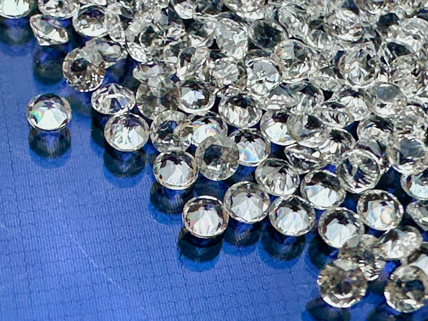 Edelsteine: 100 St fein brillantgeschliffene White Topas-Pointer 1,5 mm – Neu (gemäss Beschreibung) aus Langenthal von Seelenfreunde 1