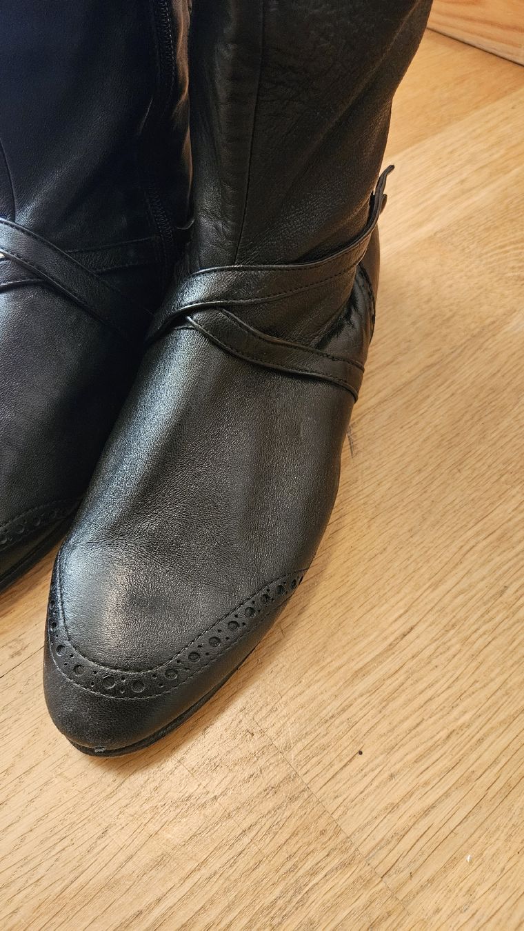 Damenschuhe: Geschmeidige Lederstiefel schwarz – Gebraucht aus Embrach von coegli 4