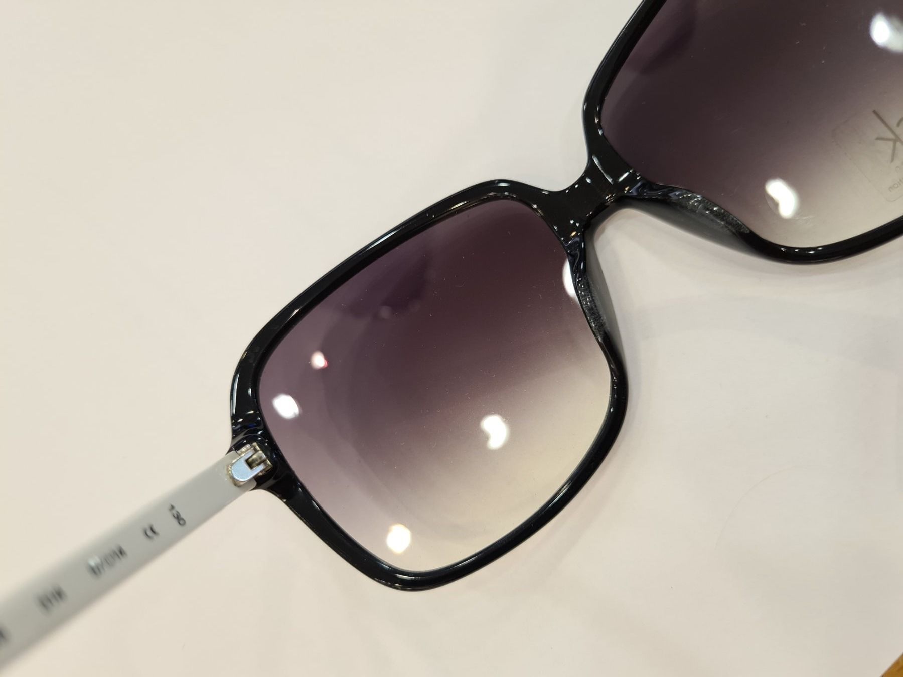 Calvin Klein Occhiali & Lenti: Sonnenbrille Calvin Klein – Nuovo e nell'imballaggio originale da Muralto venduto da Brillen-outlet 3