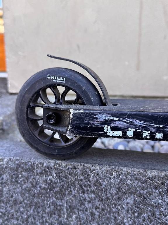 Kickboard: Chilli Pro Stunt-Scooter Schwarz  gebraucht – Gebraucht aus Riehen von butterfly555 2