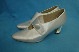MEADOWS SATIN SCHUHE VINTAGE UK 6 GR 39 ALTWEISS MADE IN ENG