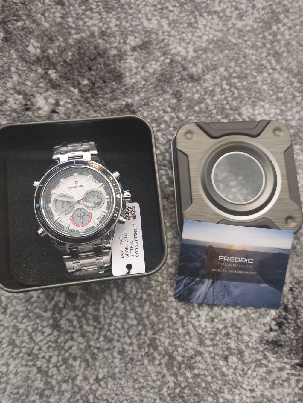 Uhren: MONTRE EN ACIER INOXYDABLE NEUF  – Neu und originalverpackt aus Les Acacias von Capwel78 1