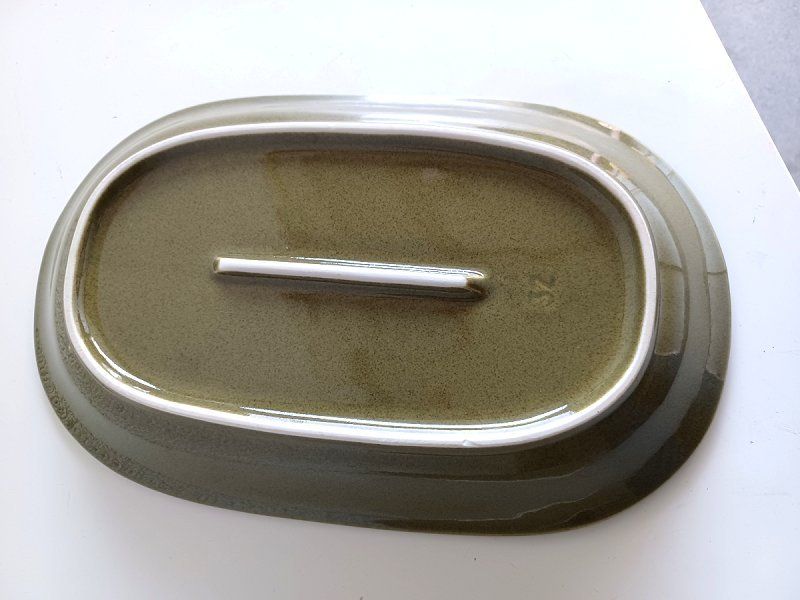 Rössler Servierplatten: RÖSSLER große Olivgrün Platte 32x21cm -C77 – Gebraucht aus Morges von vimajes12 1