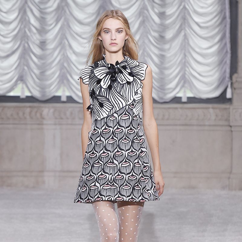 Robes: Elegant Shift Dress – D'occasion à St.Josefen par lop_lh8d