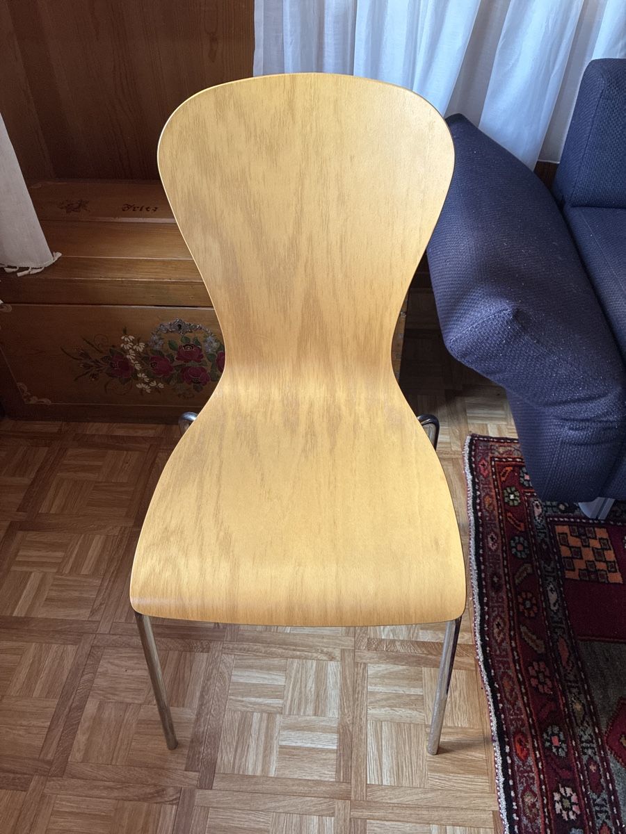 Chaises: 2 Holzstühle – D'occasion à Oberburg par mar_hl2j