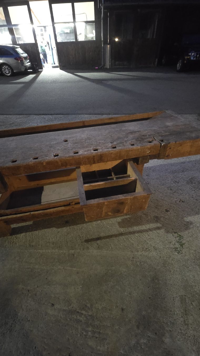 Banchi da lavoro: Antike Werkbank - super Patina – Usato da Oberaach venduto da Wicktrade 9