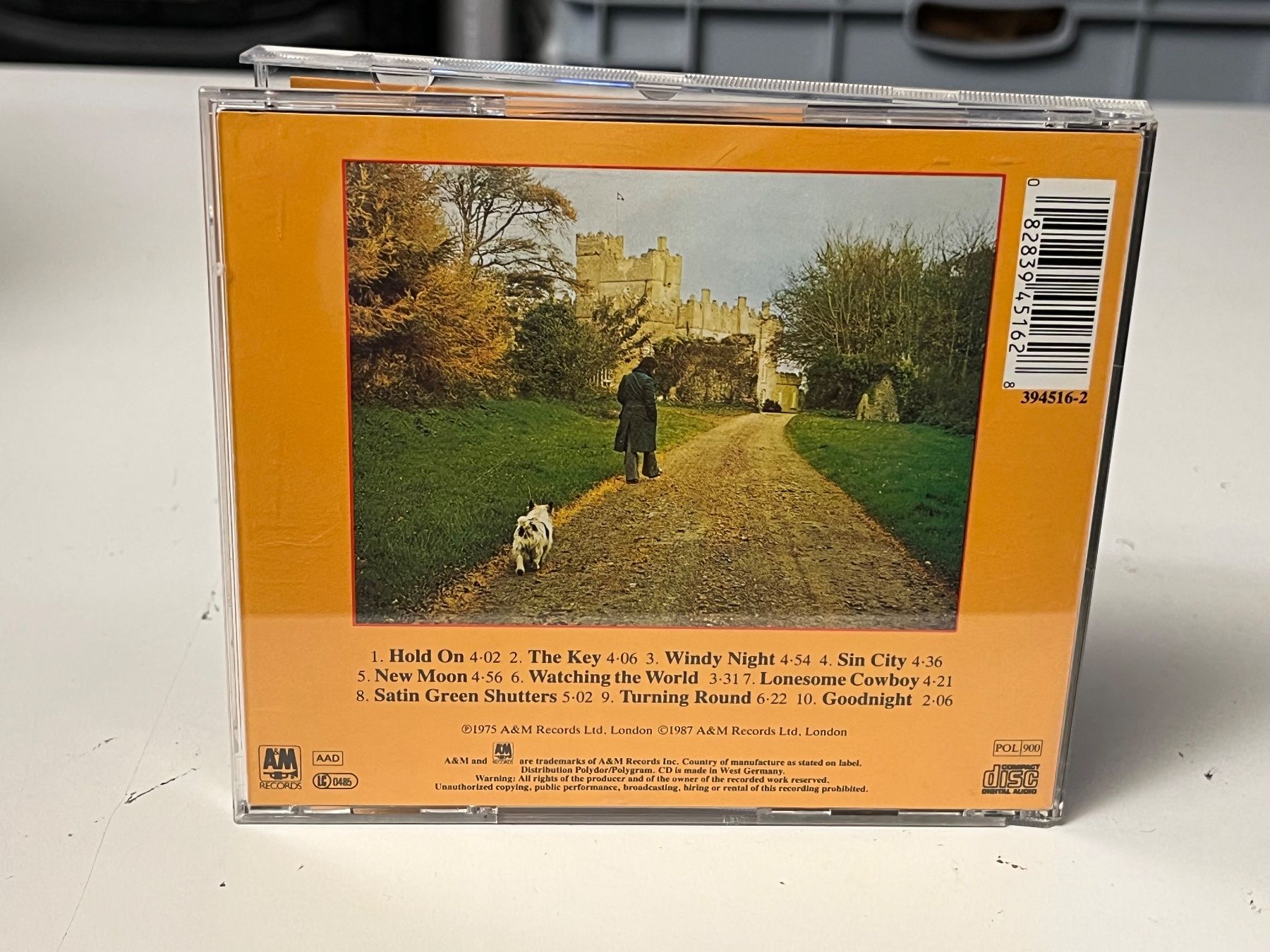 CD: Chris de Burgh - Far Beyond These Castle Walls - HH21B – Usato da Küsnacht ZH venduto da swisssales.net 1