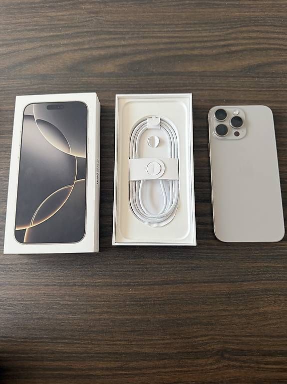 Apple Telefoni cellulari / Smartphones: iPhone 16 Pro Max 256GB – Usato da Courtion venduto da swi_q2n2
