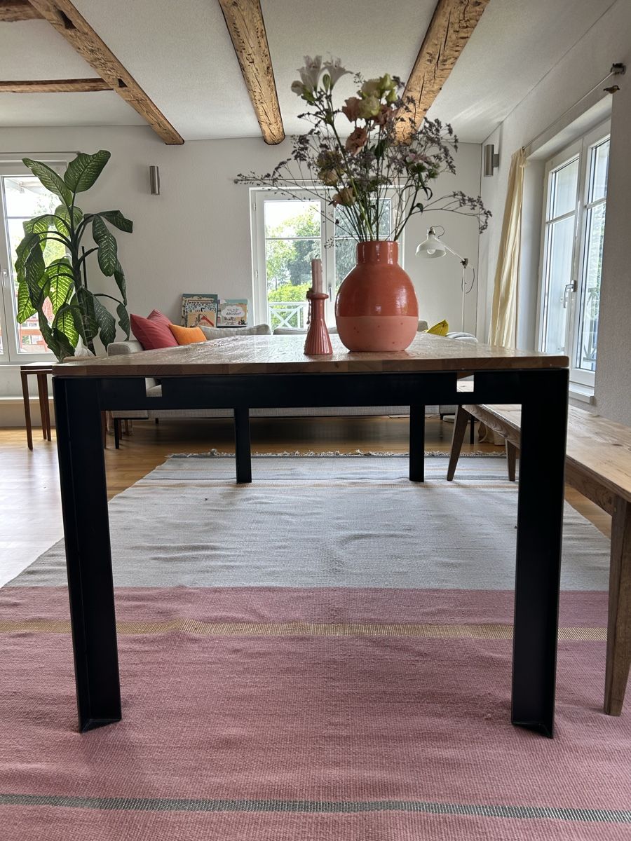 Tables: Holztisch, Esstisch, Massivholz, Eiche rustikal – D'occasion à Wil SG par Jonne 3