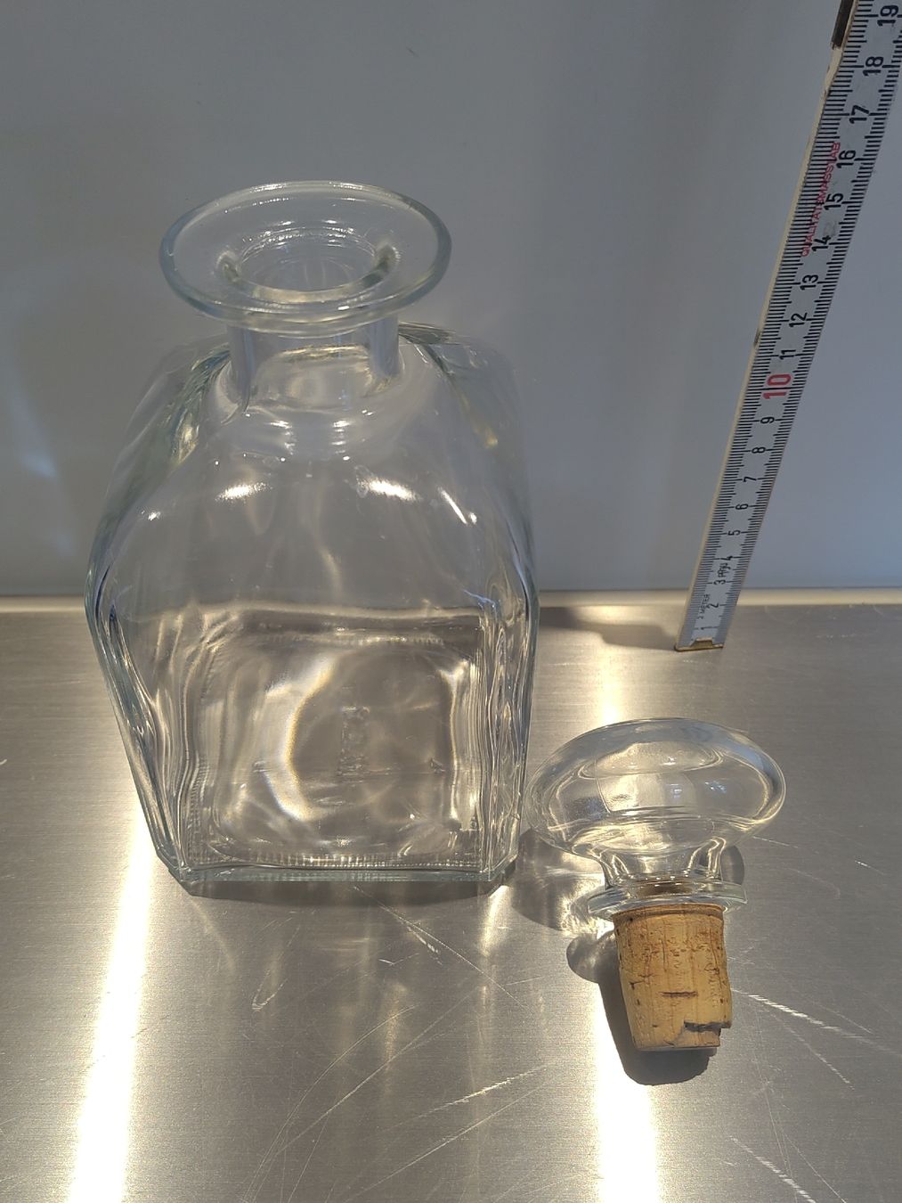 Caraffe: Karaffe mit Korkdeckel 🇮🇹 – Usato da Biel/Bienne venduto da DoNa82 1